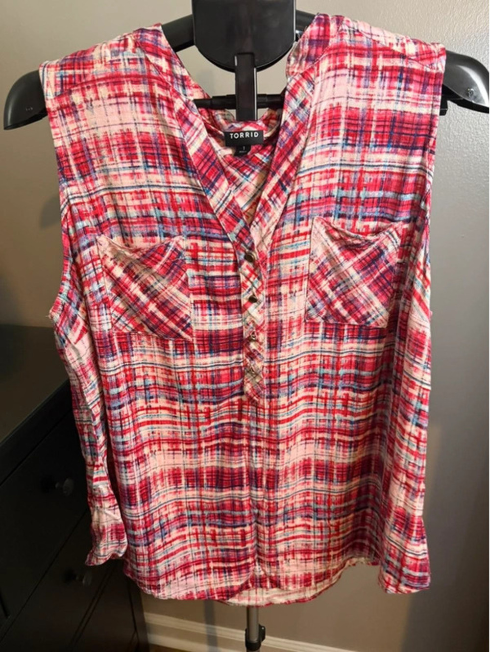 Torrid Plaid Sleeveless Button Front Blouse Size 1 Pink Red Blue